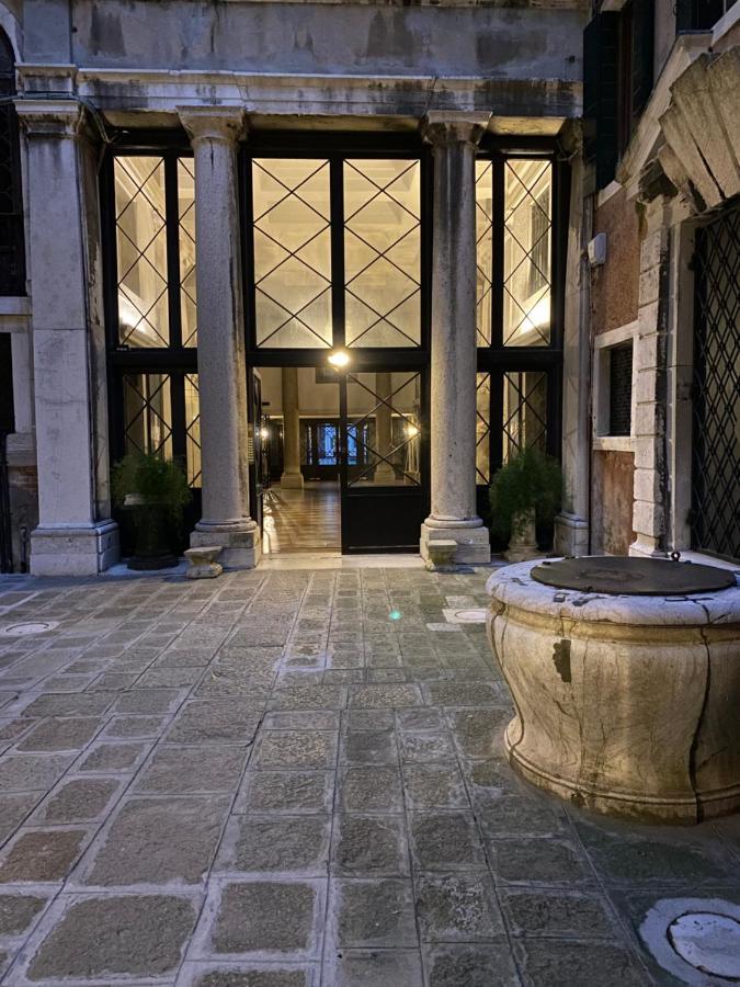 Dimora Contarini Charm Apartment On Grand Canal Венеция Екстериор снимка